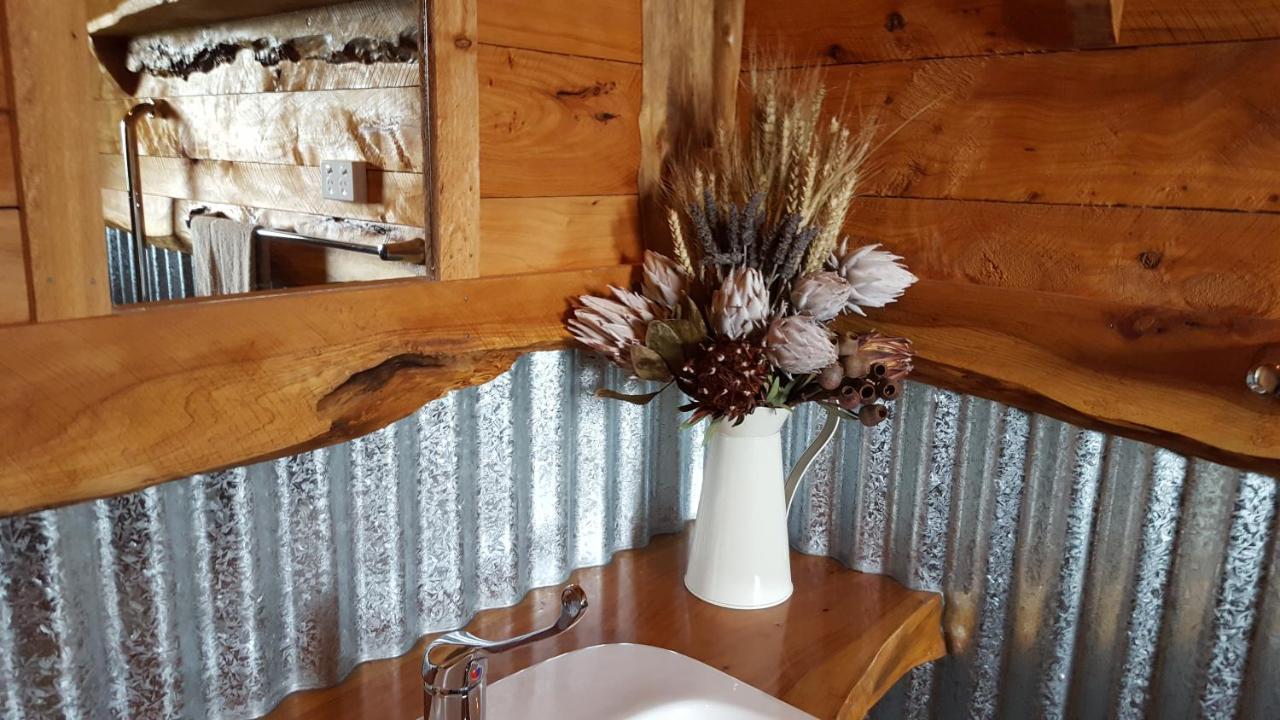 Rustic Hut Bush Retreat Bed & Breakfast Penguin Luaran gambar